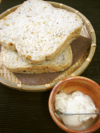 ♡　3種の豆パン　＆　自家製塩麹豆腐の写真