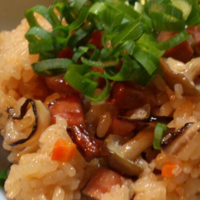 焼豚を使って 簡単 炊飯器で中華おこわ レシピ 作り方 By カルミちゃん クックパッド
