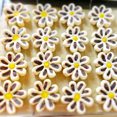 お花のパイ（中華菓子）の写真
