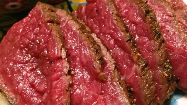 牛 もも肉のレアレアたたき ユッケ風 レシピ 作り方 By マシュマロキッチン クックパッド
