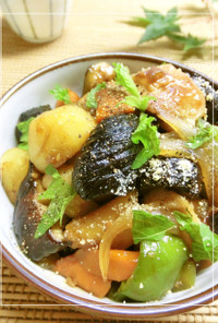 鶏肉と野菜の焙煎にんにく炒め煮