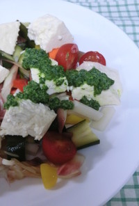 野菜のピクルスと豆腐のサラダパセリソース