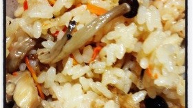 簡単めんつゆで炊き込みご飯 レシピ 作り方 By Yukicoffee クックパッド 簡単おいしいみんなのレシピが359万品