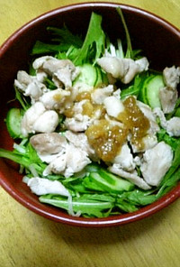 茹で鶏＆きゅうり＆水菜で梅サラダ