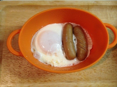 朝食に！レンジでウインナーエッグの画像