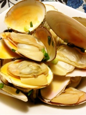 白貝(サラガイ)のバター風味酒蒸し