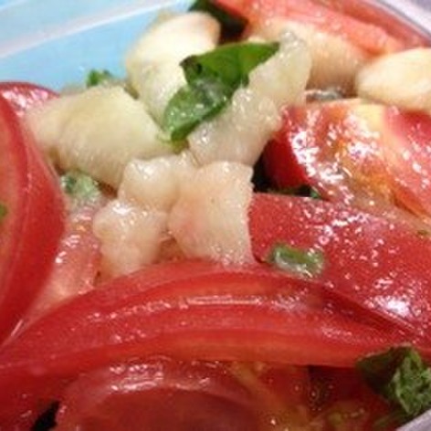 Vegan:トマトと桃のフレッシュサラダ