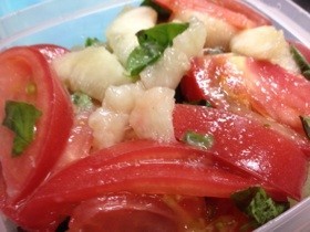 Vegan:トマトと桃のフレッシュサラダの画像