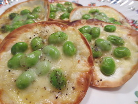 餃子の皮de枝豆ミニピザ
