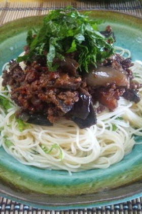 なすと豚ひき肉の肉味噌めん