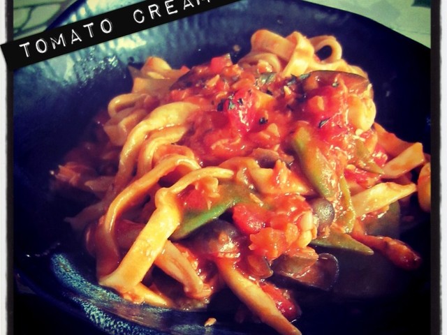鮭と夏野菜を使ったトマトクリームパスタ レシピ 作り方 By Chunko クックパッド 簡単おいしいみんなのレシピが356万品