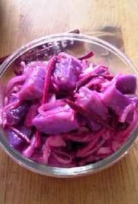 紫色のサラダ