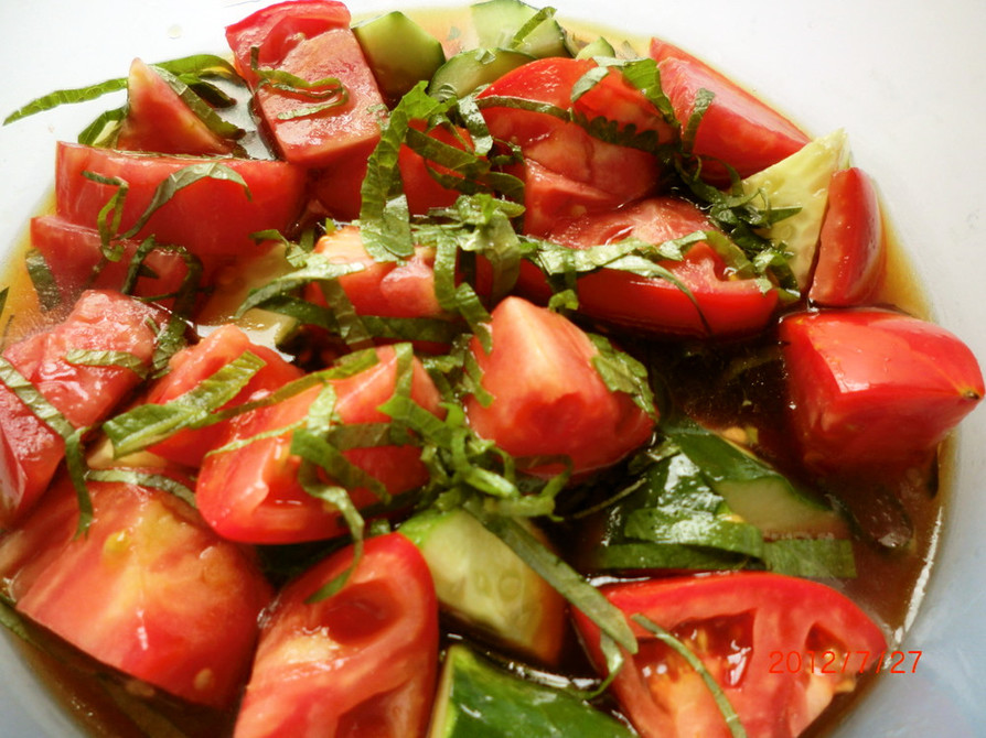トマトときゅうりのサッパリサラダの画像