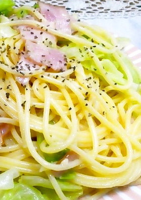 簡単ランチ☆キャベツとベーコンのパスタ