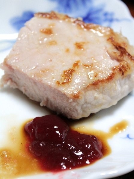 桃と豚肉のソテーベリー醤油ソースの画像