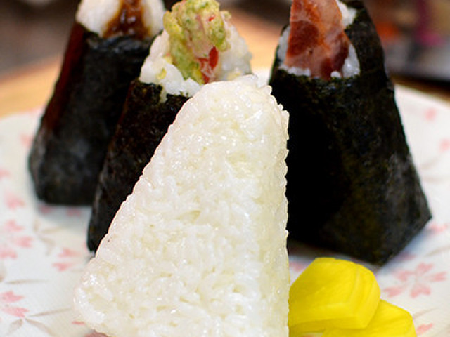 簡単 コンビニ塩おにぎりを忠実に再現 レシピ 作り方 By とんがりおむすび クックパッド 簡単おいしいみんなのレシピが353万品 簡単 コンビニ塩おにぎりを忠実に再現 レシピ 作り方 By とんがりおむすび クックパッド 簡単おいしいみんなのレシピが353万品