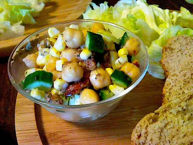 ひよこ豆とコーンと胡瓜のハーブサラダの画像
