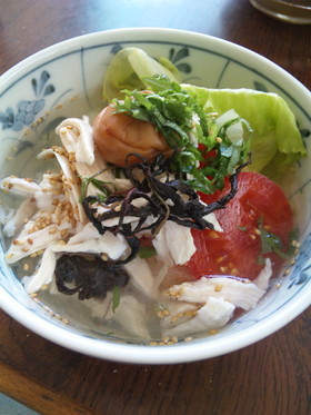 夏のランチに★冷やしスープかけサラダご飯