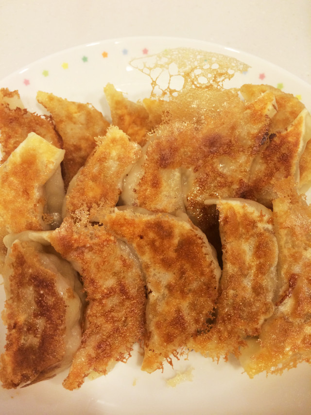 簡単♪餃子の羽根の焼き方の画像