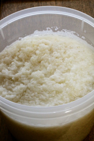 乾燥米麹ともち米で作るヘルシー甘酒の写真