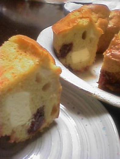 ホットケーキミックスで作る☆超カンタン！いちごジャムとクリームチーズのケーキの写真