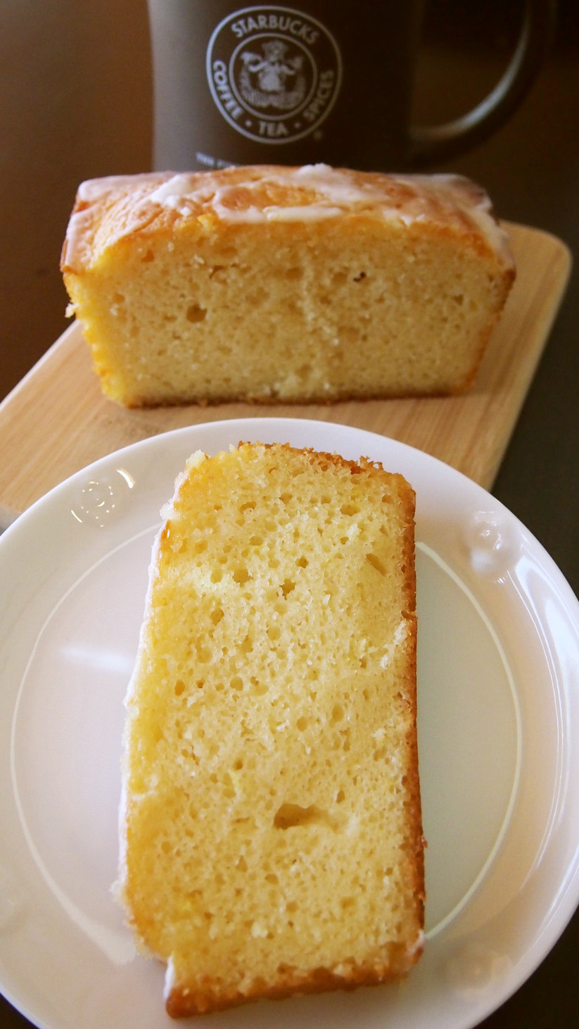 スタバのレモンパウンドケーキの画像