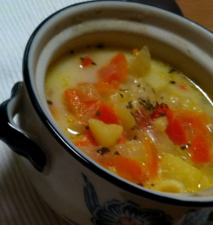 ソパ・ミヌータ（野菜とパスタのスープ）の画像