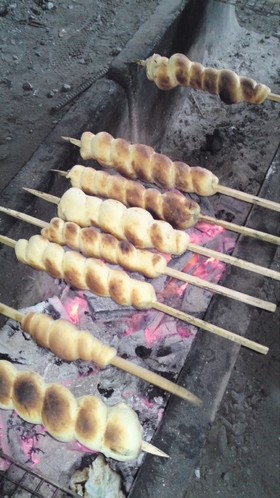 キャンプの朝のぐるぐるパン