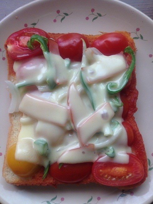 ミニトマトのピザトーストの画像