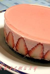 苺たっぷり♪　ピンク＆マジック・レアチーズケーキ