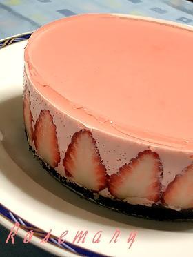 苺たっぷり♪　ピンク＆マジック・レアチーズケーキの画像