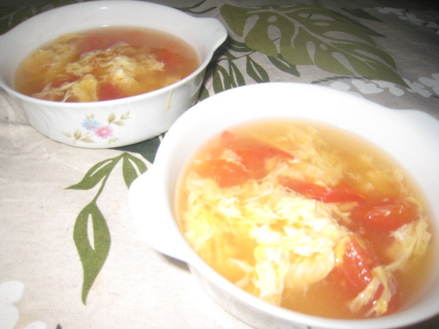 トマト&卵のコンソメスープの画像