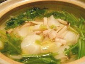 蕪と白菜のスープ鍋の画像