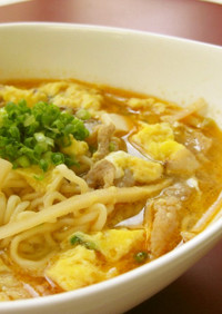 酸辣湯（スーラータン）麺