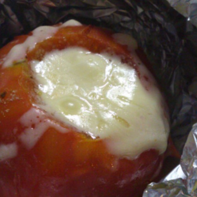 qで丸ごとトマトとチーズのホイル焼き レシピ 作り方 By ハニーkitchen クックパッド 簡単おいしいみんなのレシピが363万品