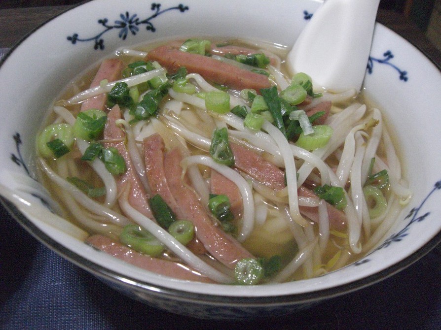 乾麺うどんで沖縄そばの画像