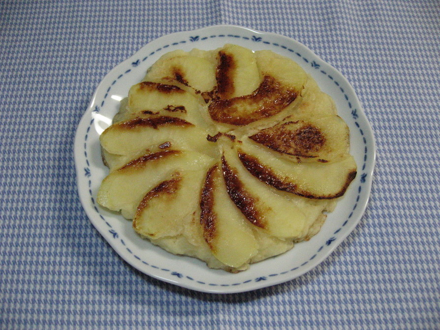米粉で作るリンゴのパンケーキの画像