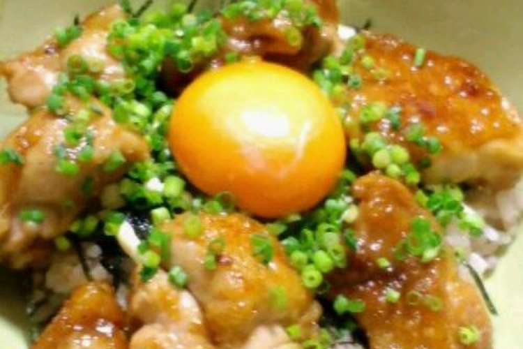 彼が喜ぶ鶏照り丼 レシピ 作り方 By シルクモｰ クックパッド 簡単おいしいみんなのレシピが356万品