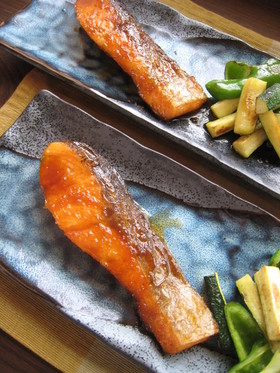 秋鮭の生姜焼き。