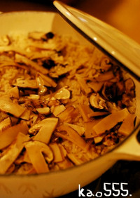 ルクルーゼで炊く　秋の松茸ご飯♪