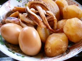 簡単煮物!イカ大根+卵+旬の野菜も加えて