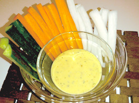 味噌マヨディップで食べる野菜スティックの画像