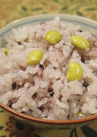 枝豆と黒米の彩ご飯