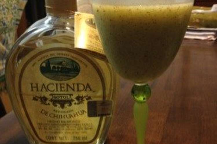 フルーツで フローズンカクテル レシピ 作り方 By Eria0213 クックパッド 簡単おいしいみんなのレシピが351万品