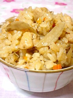 しっかり味♪鶏とごぼうの炊き込みご飯♡