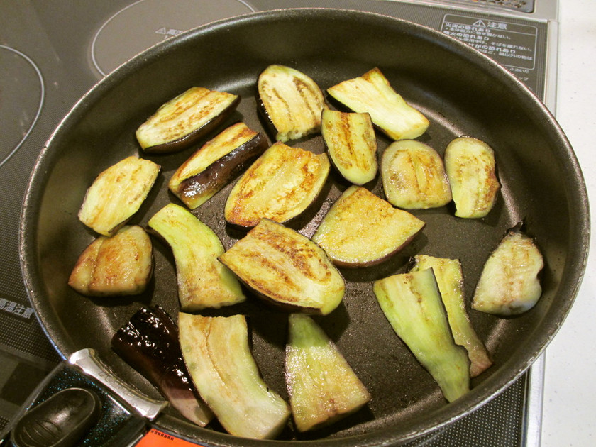 すご～くすごく少ない油でナスを焼く方法♪ by アドキチ 【クックパッド】 簡単おいしいみんなのレシピが356万品