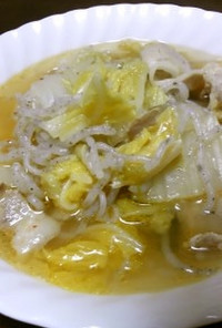 白菜と豚バラ肉のキムチスープ