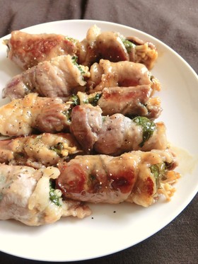 豚肉で大葉とえのきを巻きました