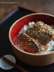 秋刀魚(鰯・鯵)の蒲焼・梅紫蘇丼。の写真