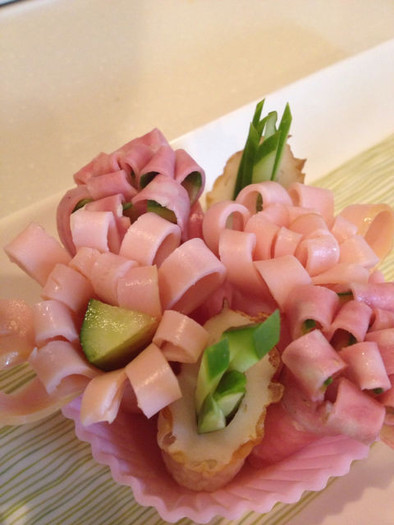 かわいい☆お弁当のすきまにハムの花の写真